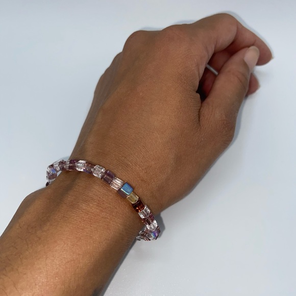 Glass Handmade Cube Bead Elastic Bracelet - Picture 3 of 4